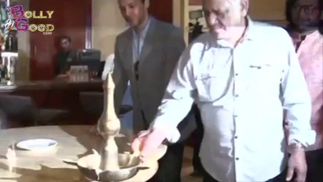 Dino Morea, Om Puri & Others At Opening Of Pratik Sharma Art Show | Latest Bollywood News