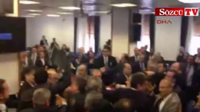 Meclis'te uçan tekme!