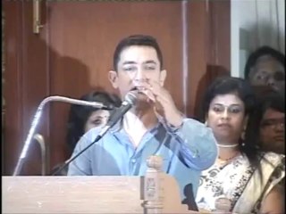 Dhoom 3 's Biker Aamir Khan Spreads Road Safety In Mumbai