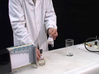 086. Окисление анилина раствором хлорной извести