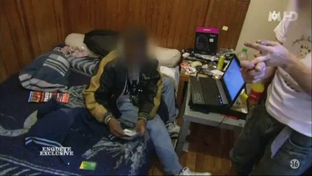 Enquete exclusive - Drogues dures au coeur de Paris P01