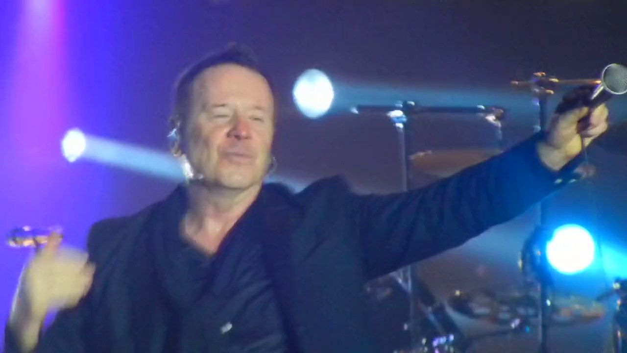 Simple Minds - Don't You Forget About Me (Live at Alcatraz, Milano 2014)