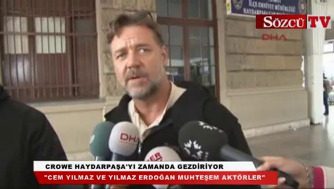 Crowe Haydarpaşa'yı zamanda gezdiriyor