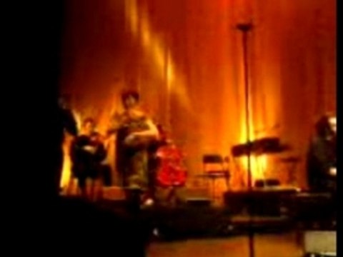 (07) Jeanne Cherhal et Albin dansent