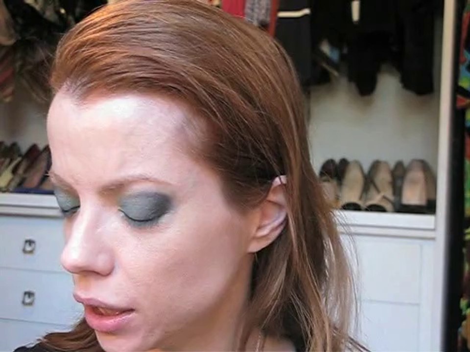 Julia Petit Passo a Passo Verde mais Topete Maquiagem