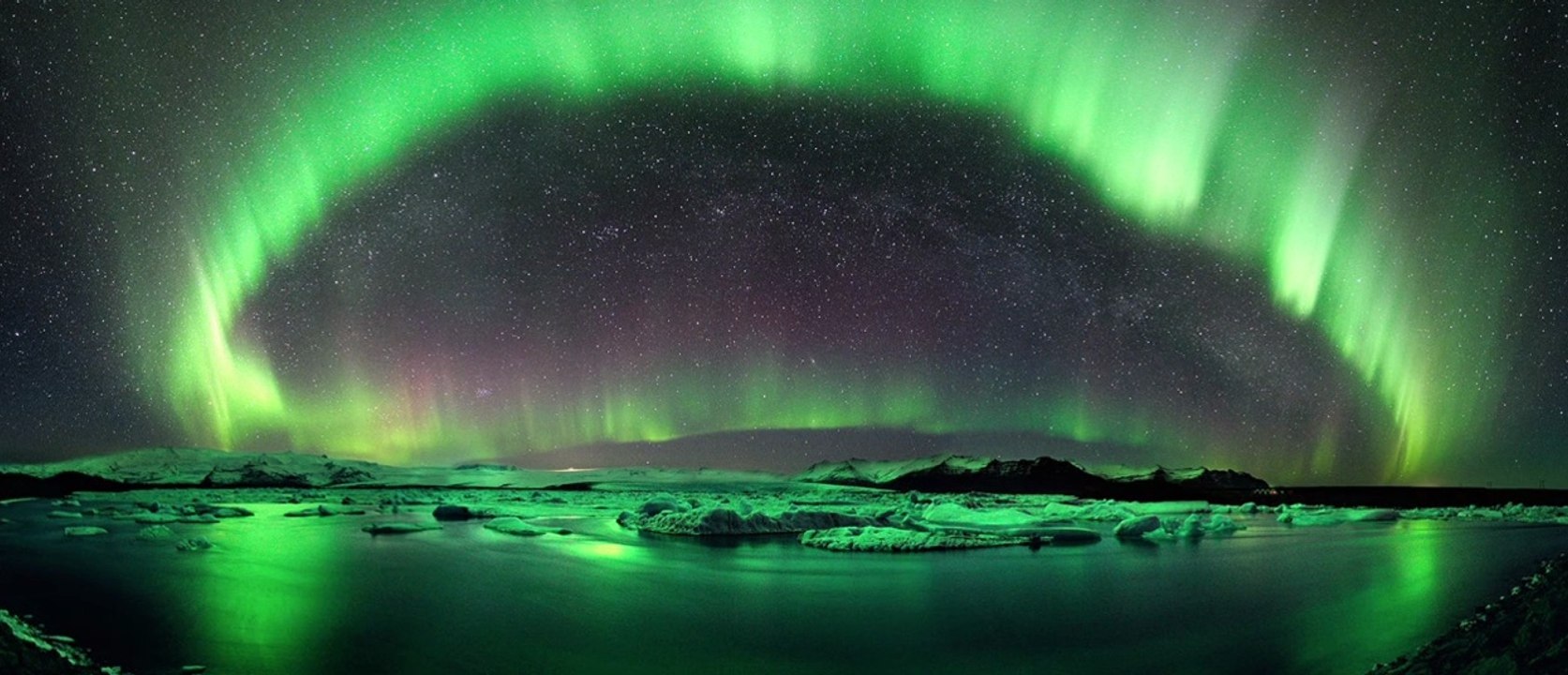 Ski à travers les paysages d'Islande