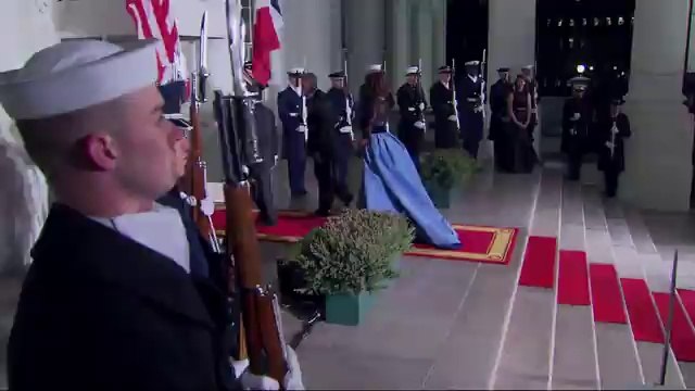 Michelle Obama unveils state dinner dress