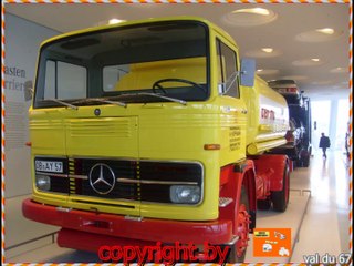 vidéo camion et bus du mussée mercedez-benz