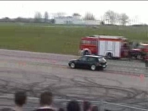 VW Golf TDI 150 4RM vs Renault Clio RS