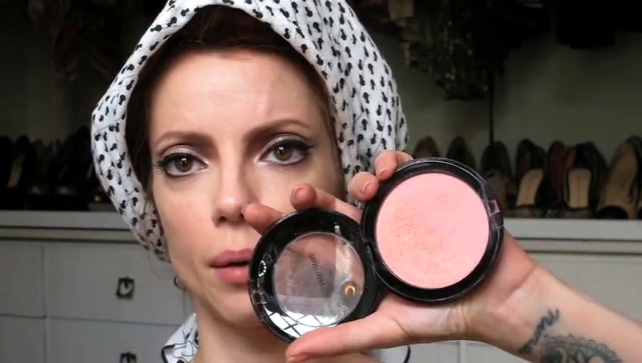 Julia Petit Passo a Passo Adele Billboard Maquiagem