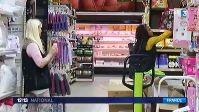 Un supermarché offre des massages à ses caissières