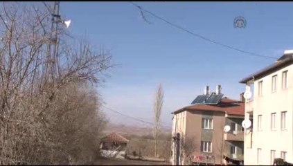 Babası ezanı duyabilsin diye...