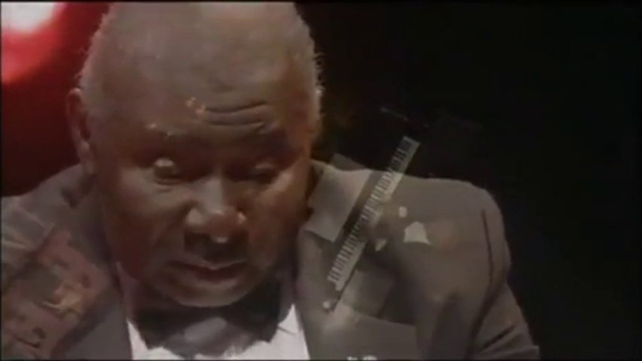 OLIVER JONES TRIO at MONTREAL 2004 (0:58 HD)