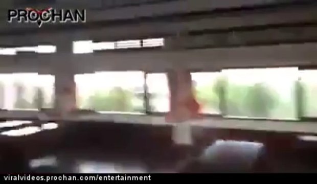 Guys get trapped in the path of Tornado in Bali - Торнадо на Бали on Prochan