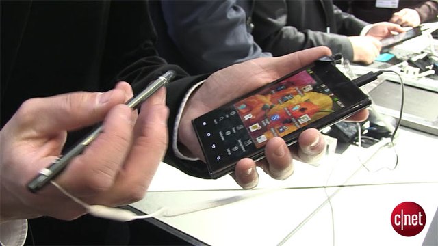 MWC 2012 : prise en main du LG Optimus Vu en vidéo