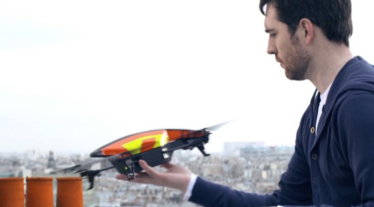Parrot AR.Drone 2.0 :  décollage en mai 2012