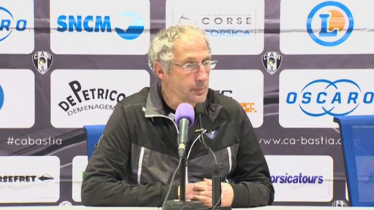 Conférence de presse CA Bastia - Chamois Niortais (0-3) : Stéphane ROSSI (CAB) - Pascal GASTIEN (NIORT) - 2013/2014