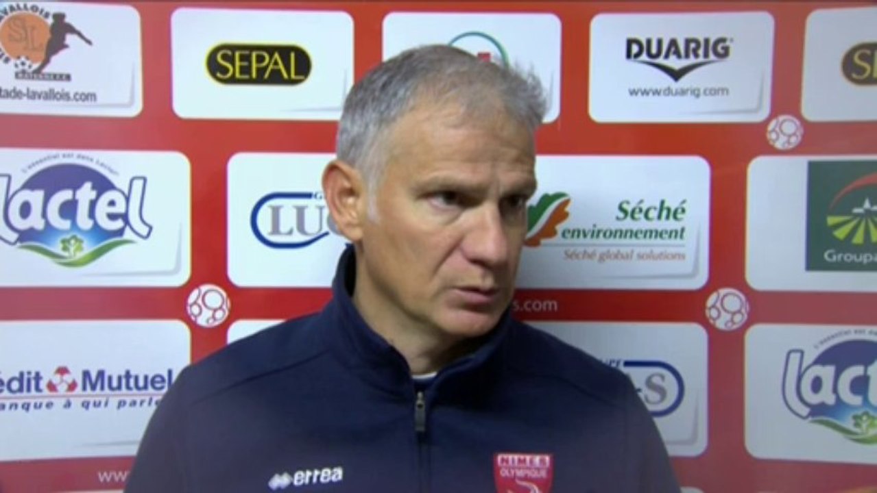 Conférence de presse Stade Lavallois - Nîmes Olympique (1-3) : Philippe  HINSCHBERGER (LAVAL) - René MARSIGLIA (NIMES) - 2013/2014