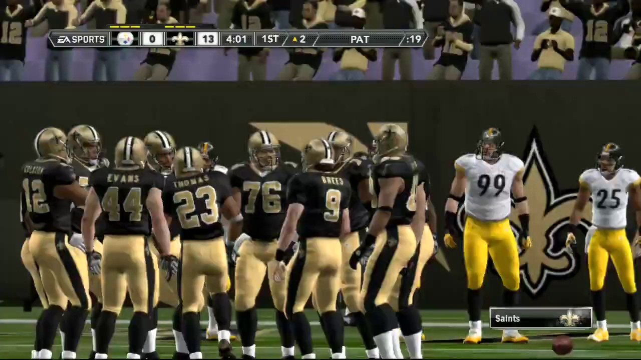 Madden NFL 12 - Brees à l'oeuvre.