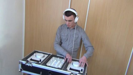 Quentin Carpentier non-voyant  sa passion le Piano et DJ