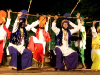 Aaj Sare Lohri Nu Manavange - Lets Celebrate Lohri