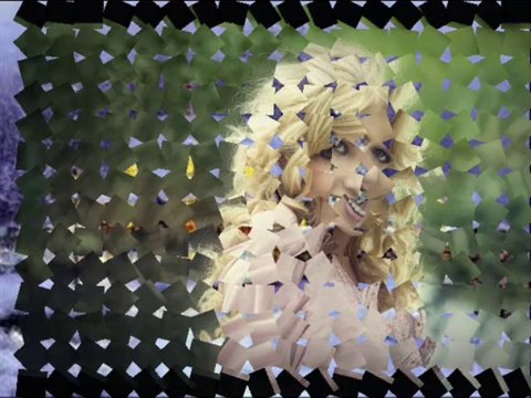 SAÇLARINI TARAMIŞSIN KUMLULU APO