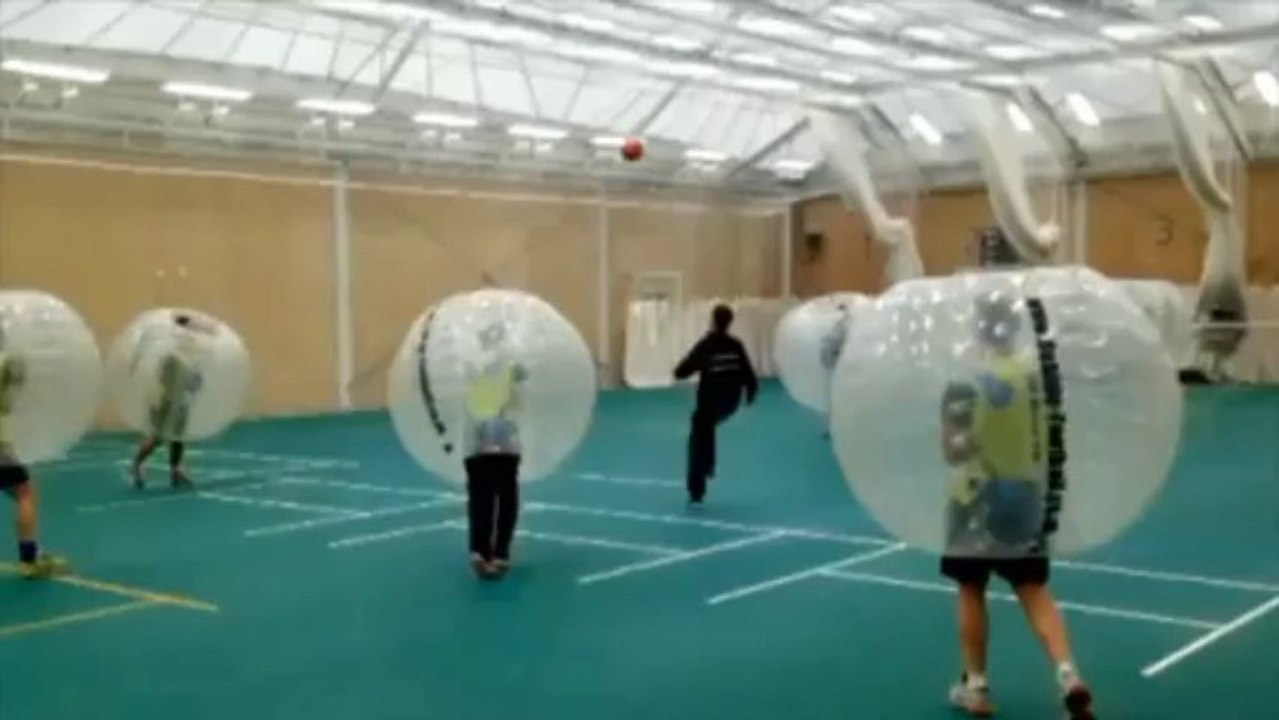 Cricket: Trainingseinheiten a la Takeshi's Castle