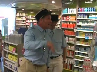 les gendarmes a la pharmacie