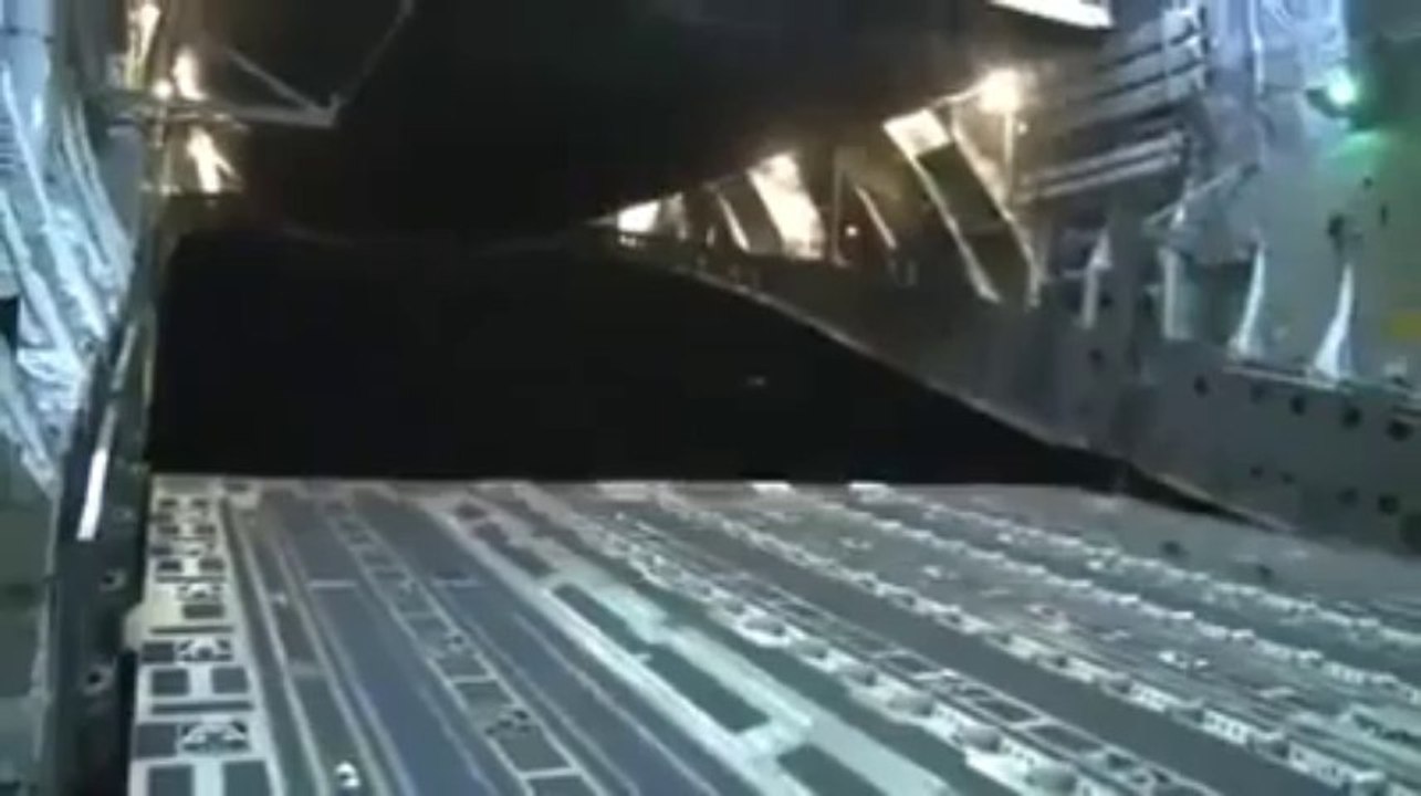 Paraşütle Askeri Araç indirme