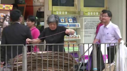 En video: Jóvenes simulan envejecer para entender a las personas mayores