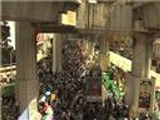 أنصار المعارضة التايلندية يشلون الحركة بالعاصمة