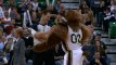 Quand l'arbitre danse avec une mascotte en plein match NBA!!