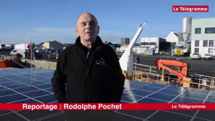 Concarneau. Gérard d'Aboville met le PlanetSolar en cale sèche