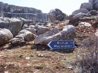 Gazanfer Doğan-Evlerinin önü lale bağıdır.wmv