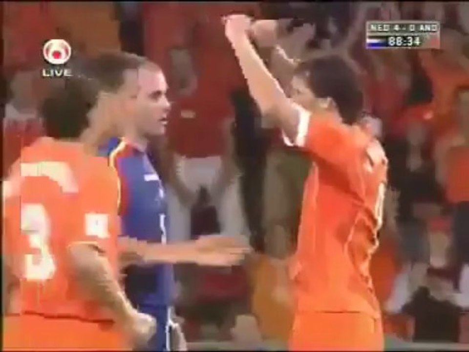Ruud Van Nistelrooy se venge après s'être fait chambrer