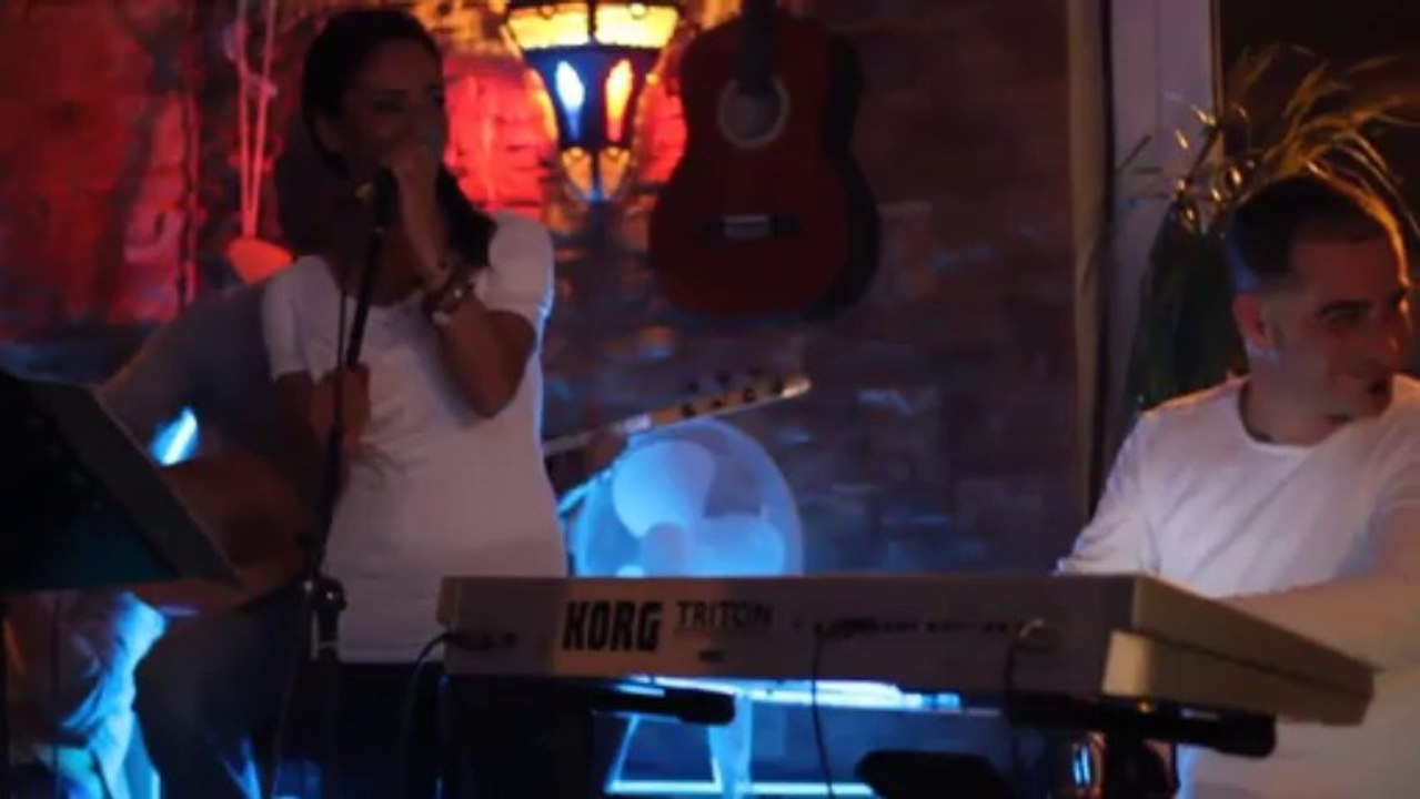 Alev Coskun-Yastadir Ey Deli Gönül_ Ne Zaman Türkü by darbe1974