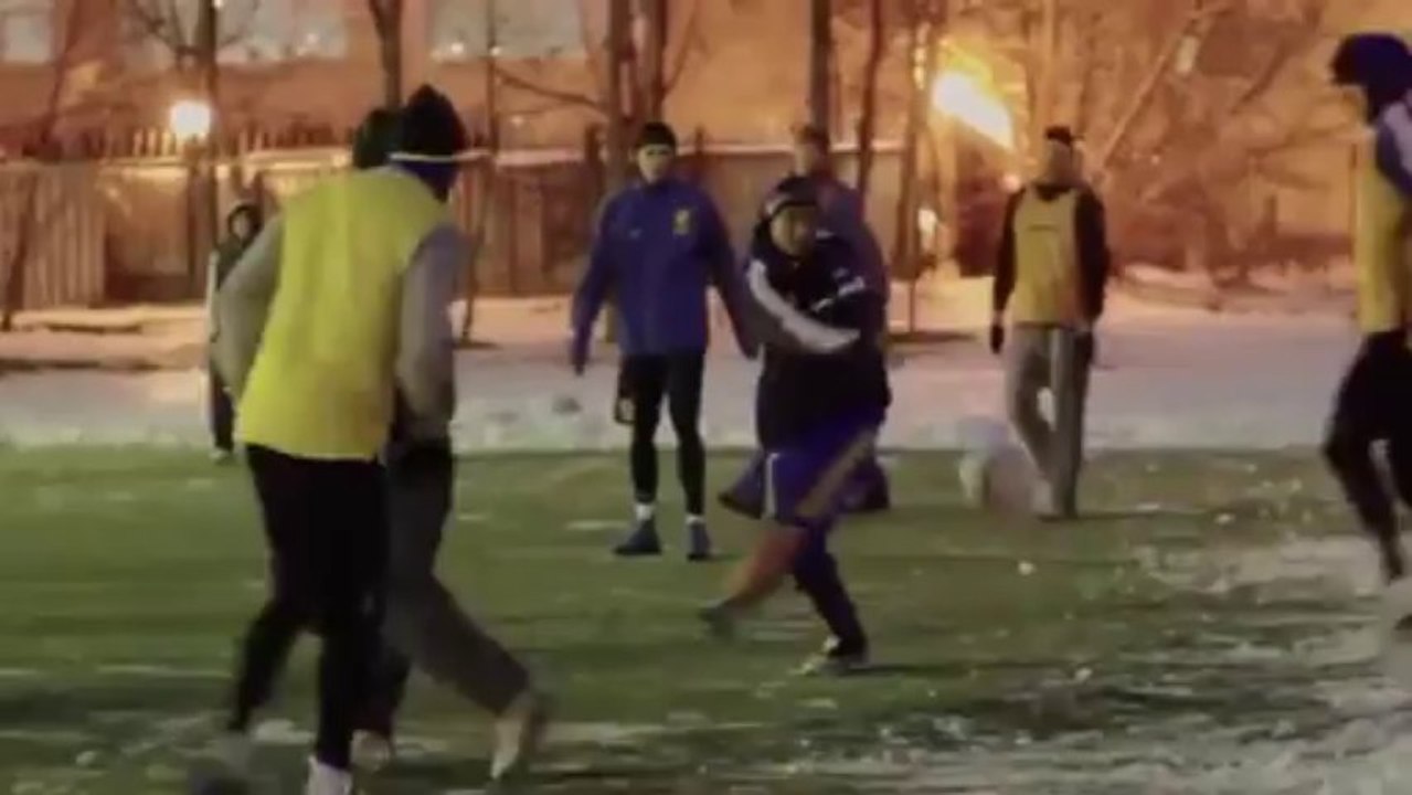 Η Χίμκι παίζει μπάλα... γενικά