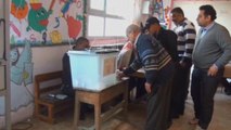 Egyptians begin casting ballots in two-day referendum