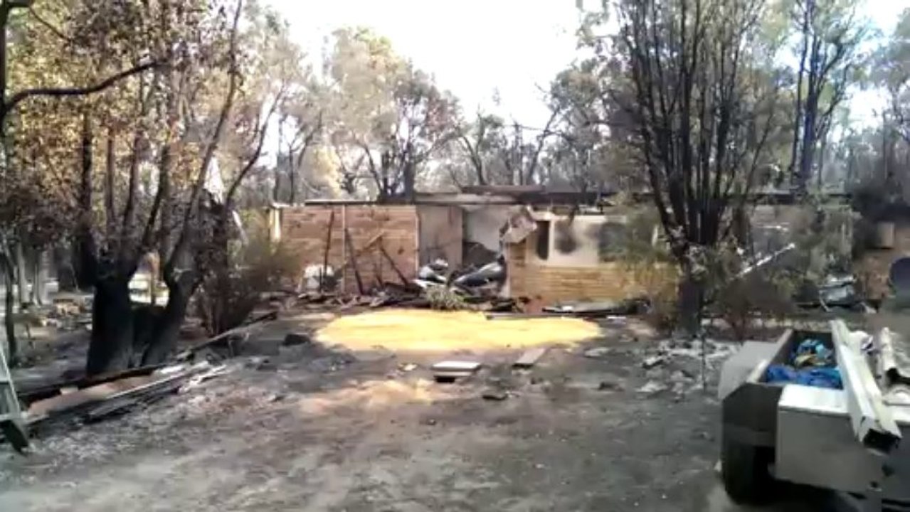 Bushfire Destroys Homes Near Perth