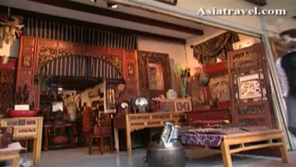 MRT _ China town Singapore by Asiatravel.com