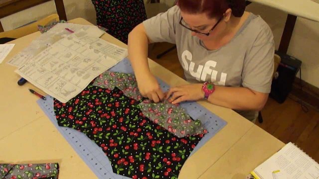 So Sew Vintage 1947 Butterick Dress - Part 5 (of 8)