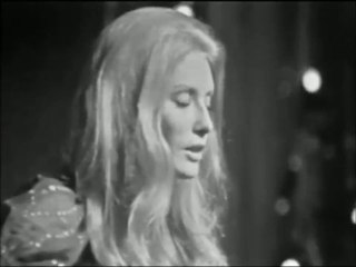 Nanette Workman  Fleur déracinée