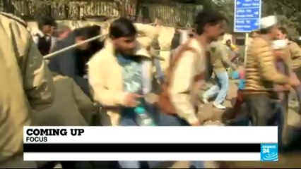 IN THE FRENCH PAPERS - Hollande kisses the left goodbye