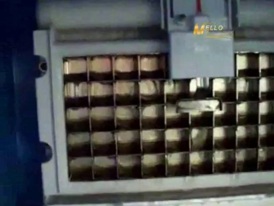 Maquina de cubitos de hielo CM051-052