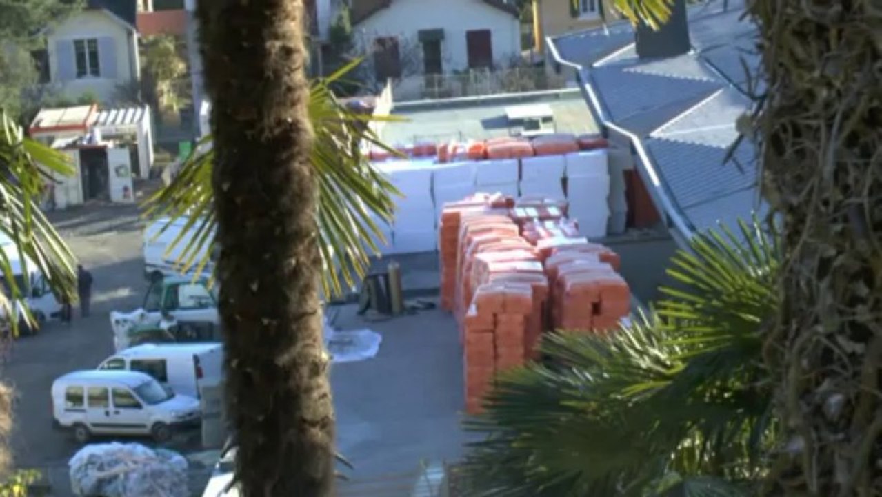 LES  W-D.D. MICHOU NEWS - 10 DECEMBRE 2013 - TRAVAUX D ETANCHEITE DES AIRES DE REPOS DU STADE NAUTIQUE.