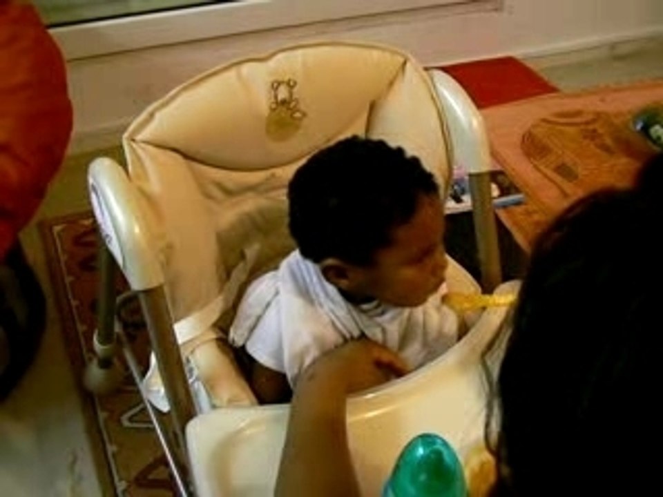 1ers repas à la cuillère à 18 mois