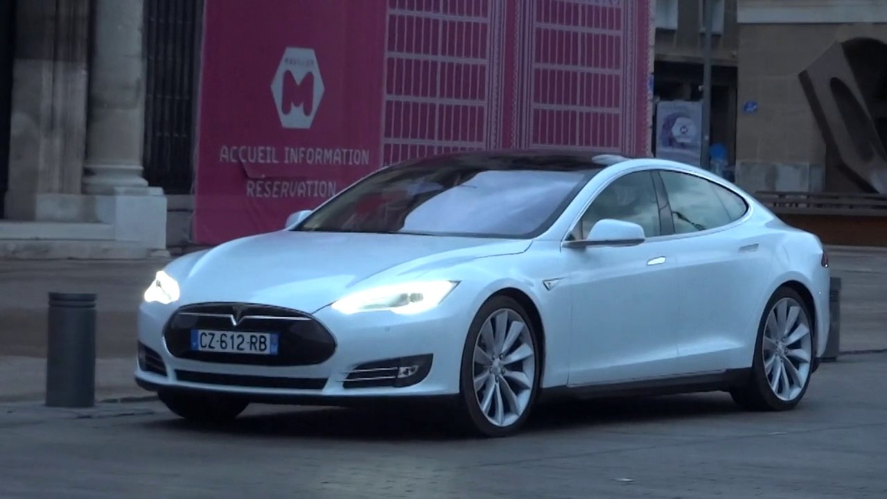 Marseille Paris en TESLA MODEL S par MAXreportage.com