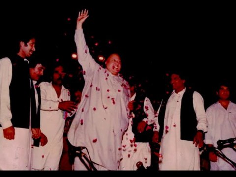 Aap Se Milke Hum, Kuch Badal Say Ga’ay