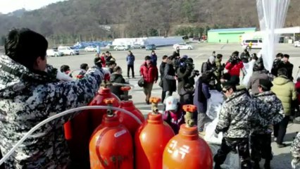 Corea del Sur envía globos con información sobre violación de DD HH por parte de Corea del Norte