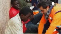 Unos sesenta inmigrantes logran saltar la valla de Melilla